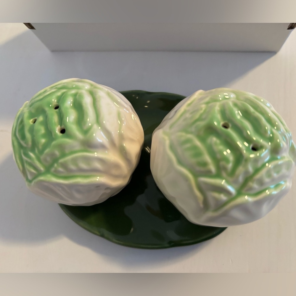 Vintage ceramic cabbage salt and pepper shakers set.